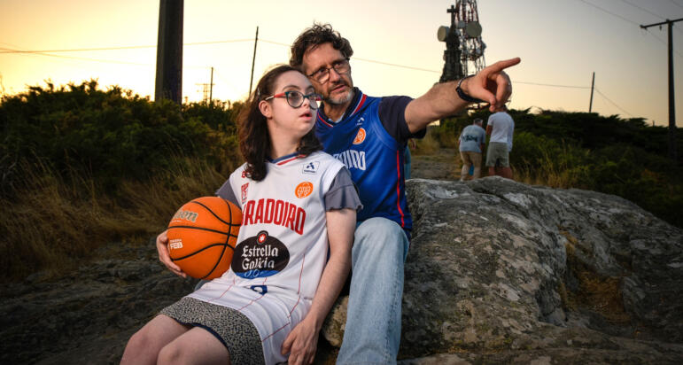 O Monbus Obradoiro aterra en El Corte Inglés de Santiago