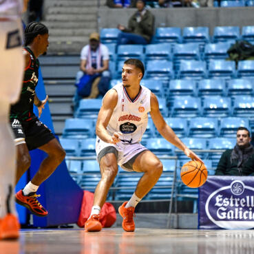 Victoria trabajada para el Monbus Obradoiro