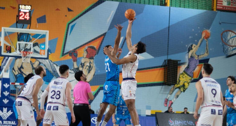 El Monbus Obradoiro y su afición vuelven a casa con la victoria