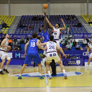 El Monbus Obradoiro se lleva la victoria en un partido trampa