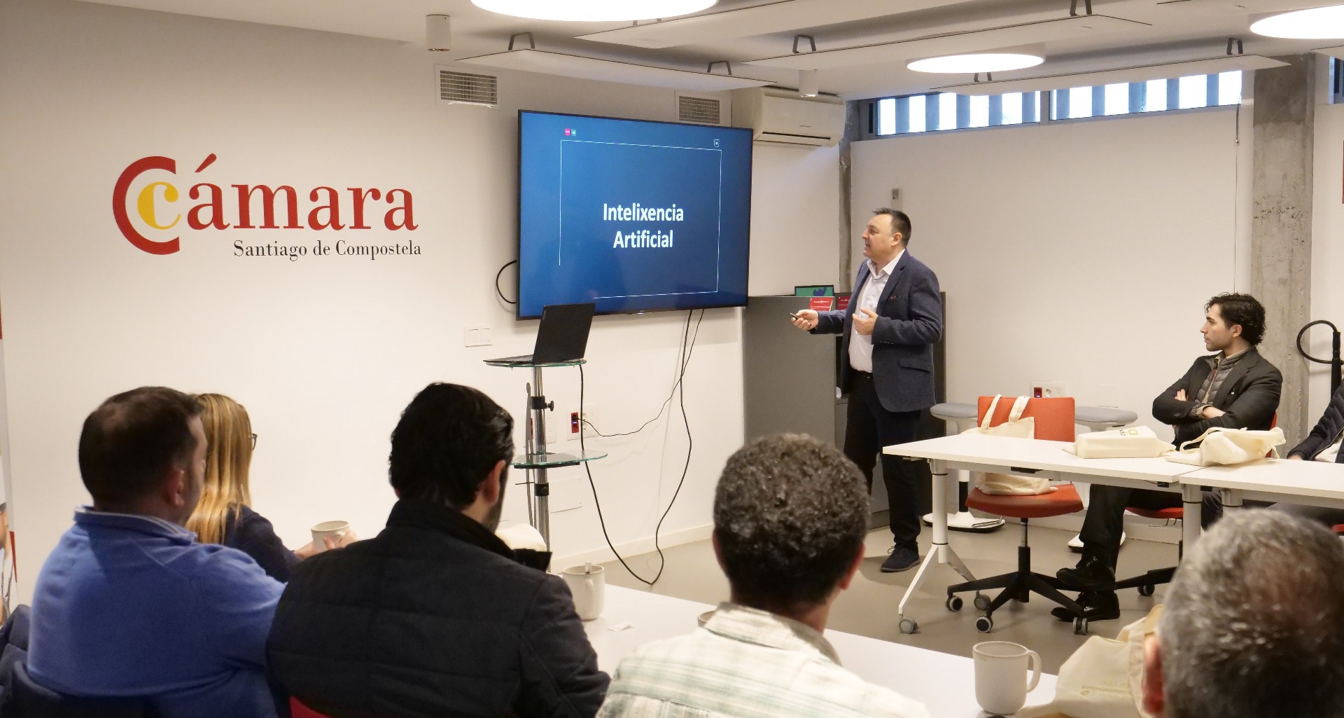 Arrancan con fuerza los desayunos del Obradoiro