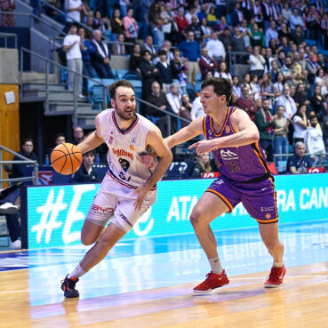 El Monbus Obradoiro cumple ante Palmer Basket Mallorca Palma