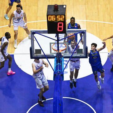 Un espectacular Monbus Obradoiro sigue sumando victorias