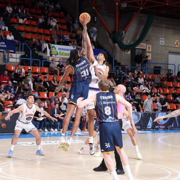 El Monbus Obradoiro no puede con un Tizona Burgos necesitado