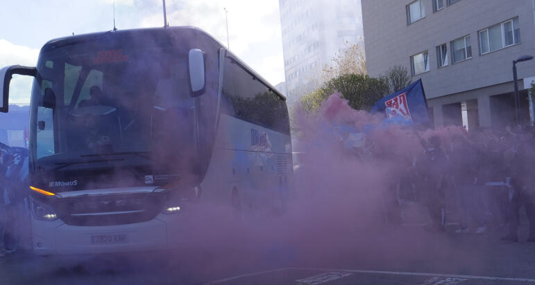 Viaja a Torrelavega para animar al Monbus Obradoiro