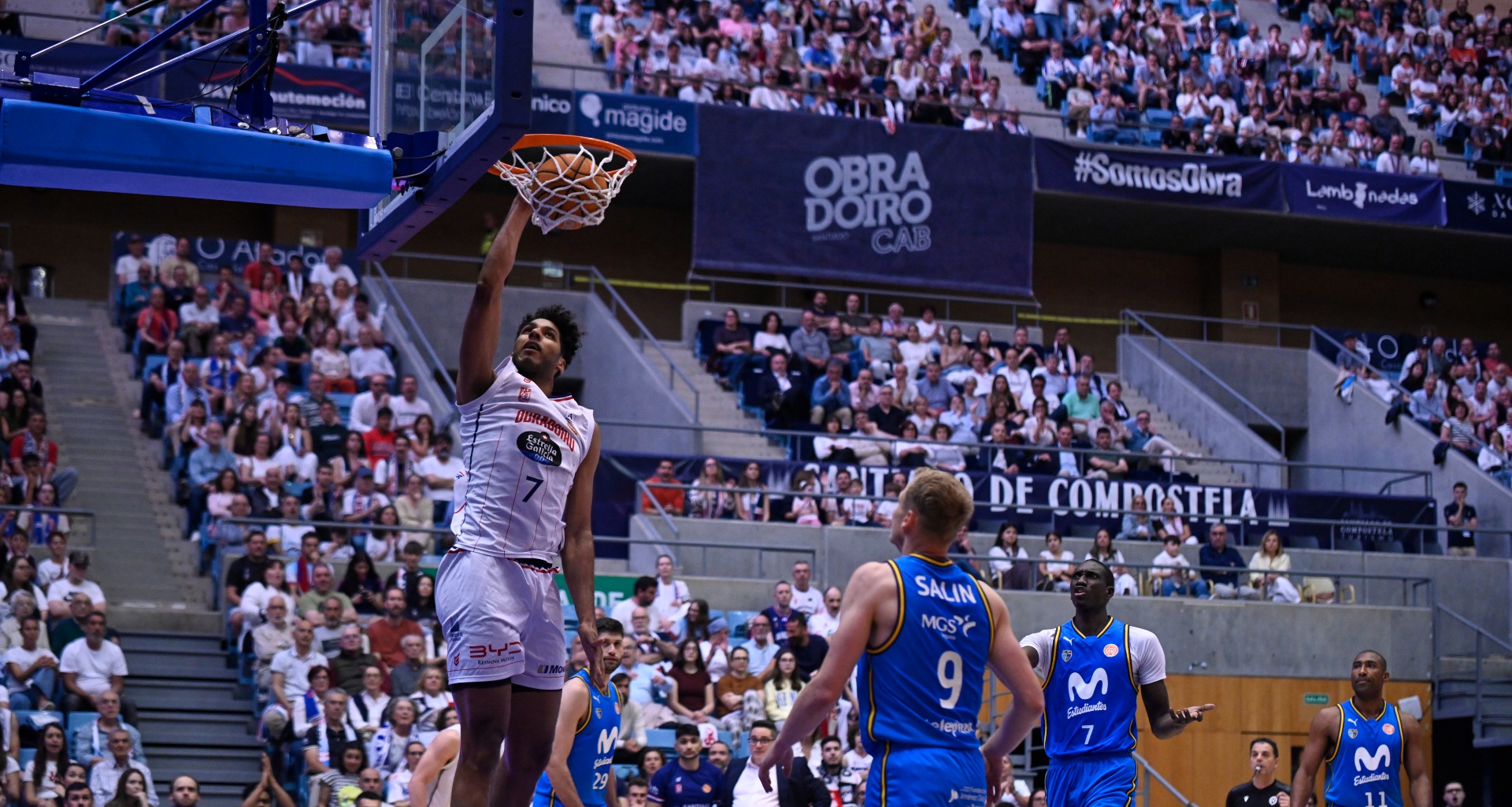 Victoria de desfibrilador para el Monbus Obradoiro
