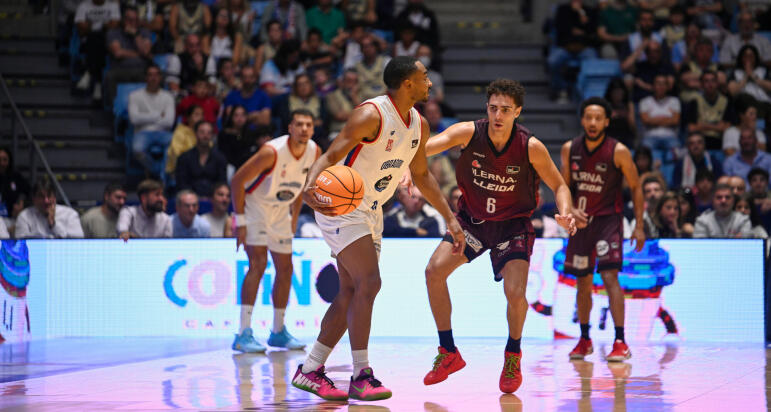 El Monbus Obradoiro se lleva la victoria en un final de infarto